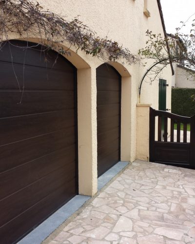 porte de garage sectionnelle surface façon bois decograin