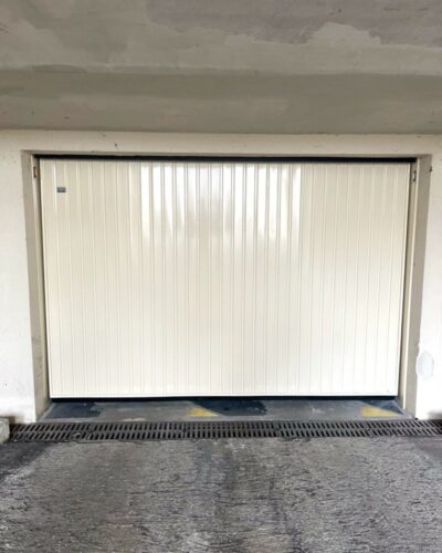 Porte basculante automatique DOITRAND (modèle DBM08CPR)