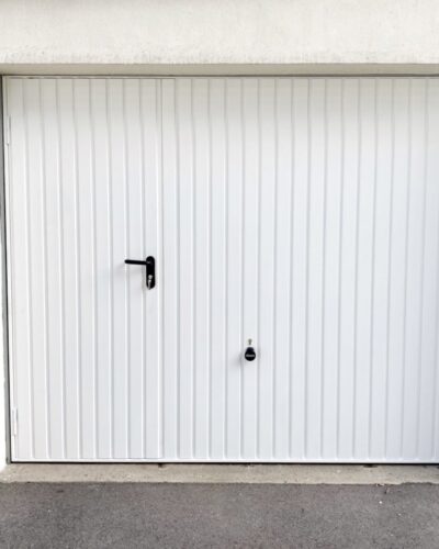 Porte de garage HORMANN basculante N80 avec portillon