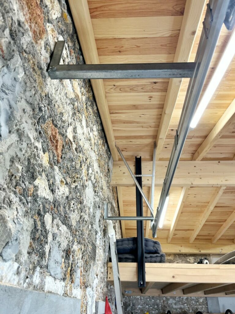 Zoom sur l'installation d'une porte de garage